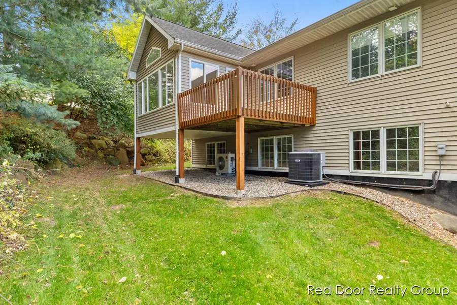 1814 Corville Court NW, Grand Rapids, MI 49504 - Image #3