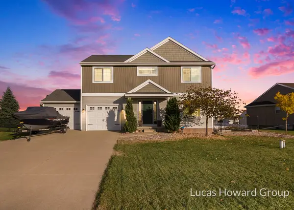 4655 Paris Ridge Avenue SE, Caledonia, MI 49316