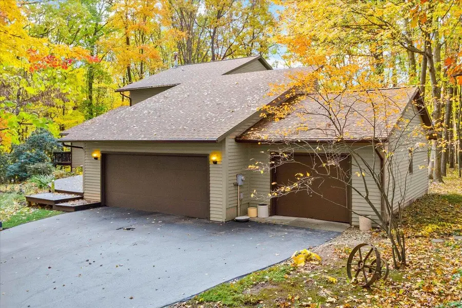 6030 Champagne Court SE, Forest Hills, MI 49546 - Image #3