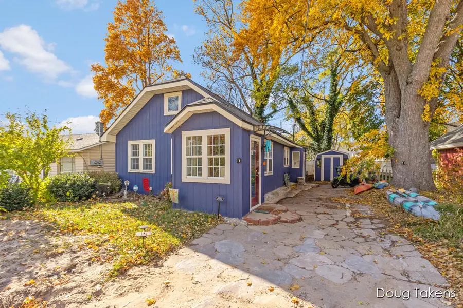 209 Rex Avenue, Spring Lake, MI 49456 - #2