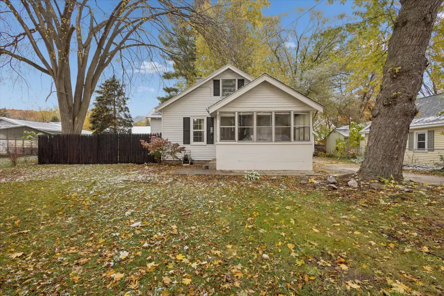 947 Roger Street NW, Walker, MI 49544 - Image #2