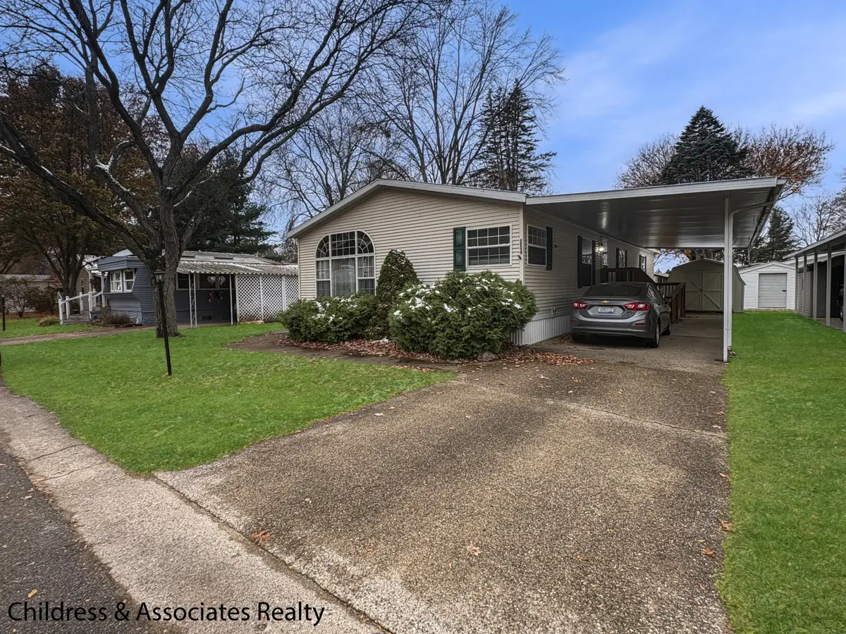 5527 Goldfinch Drive NE, Belmont, MI 49306 - Image #1