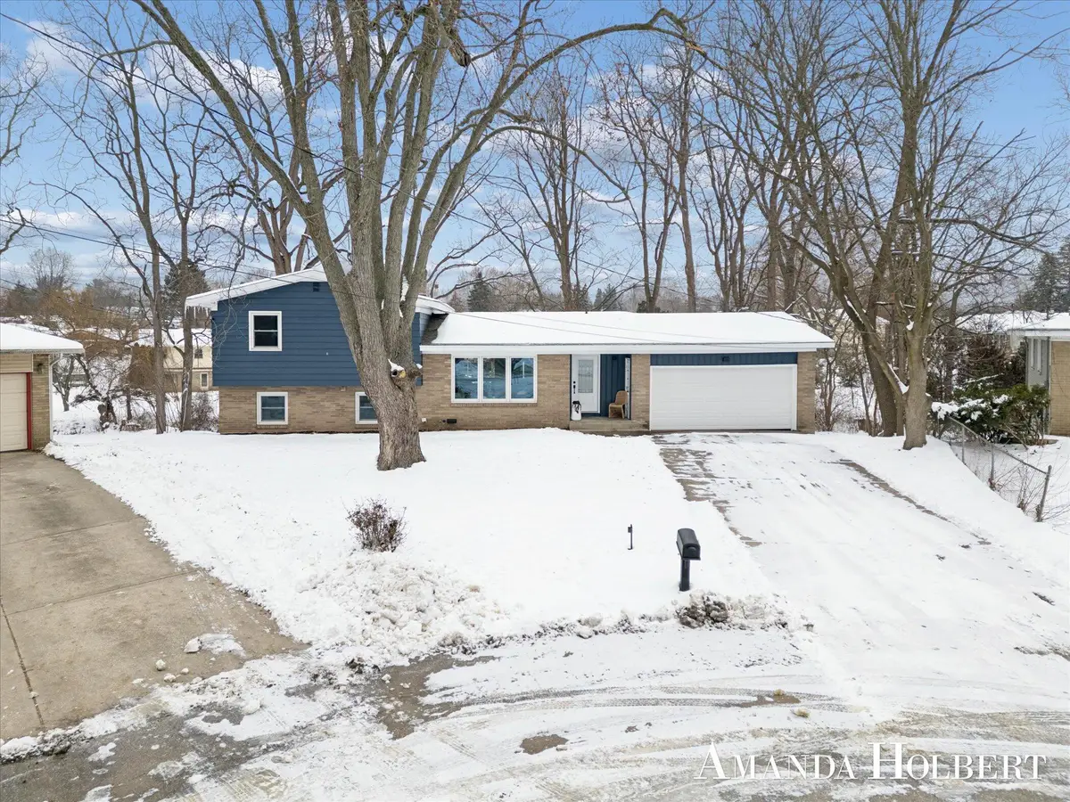 5106 Bridle Creek Court SE, Kentwood, MI 49508 - Image #1