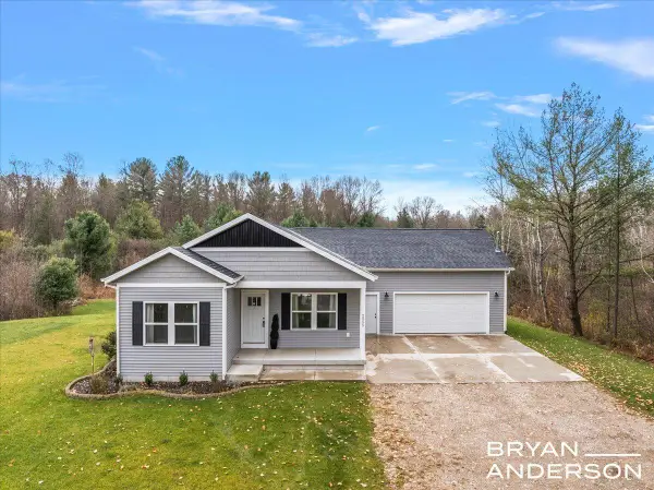 2555 W River Road, Muskegon, MI 49445