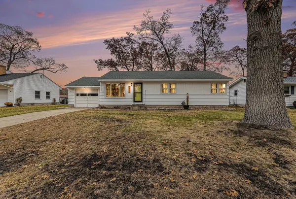 1674 Columbus Avenue, NortonShores, MI 49441