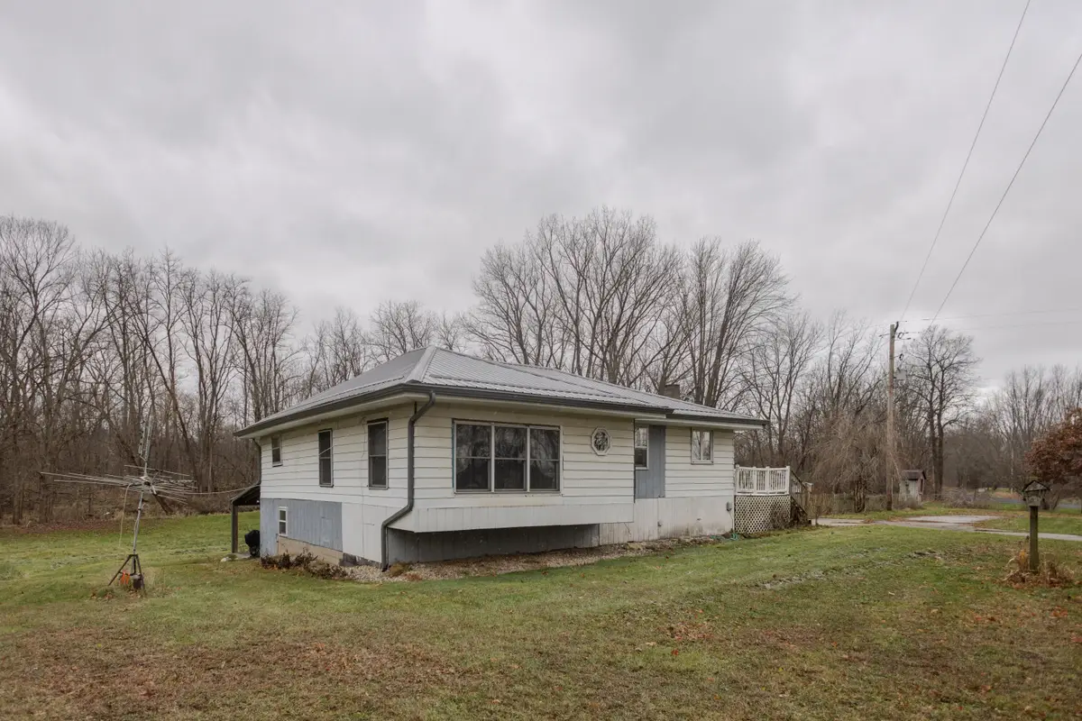 11102 S 34th Street, Vicksburg, MI 49097 - #1