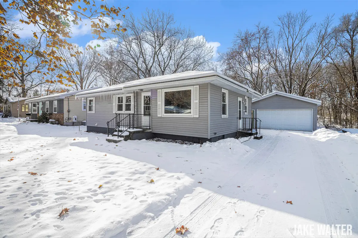 3235 Gladiola Avenue SW, Wyoming, MI 49519 - Image #1
