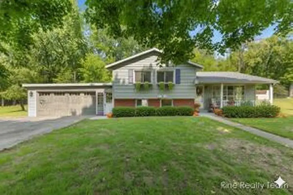 33250 Bernice Avenue, Antwerp, MI 49079 - Image #1