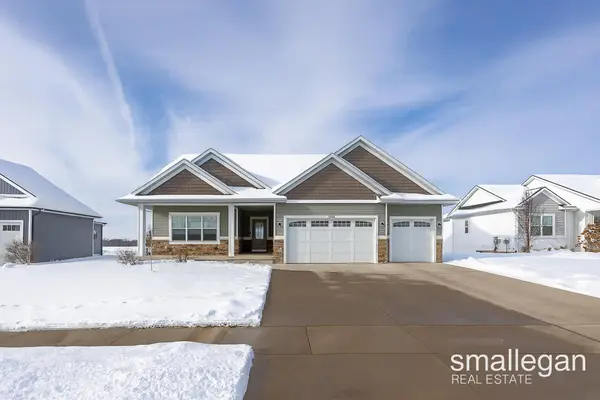 1845 Kenowa Avenue NW, Walker, MI 49534