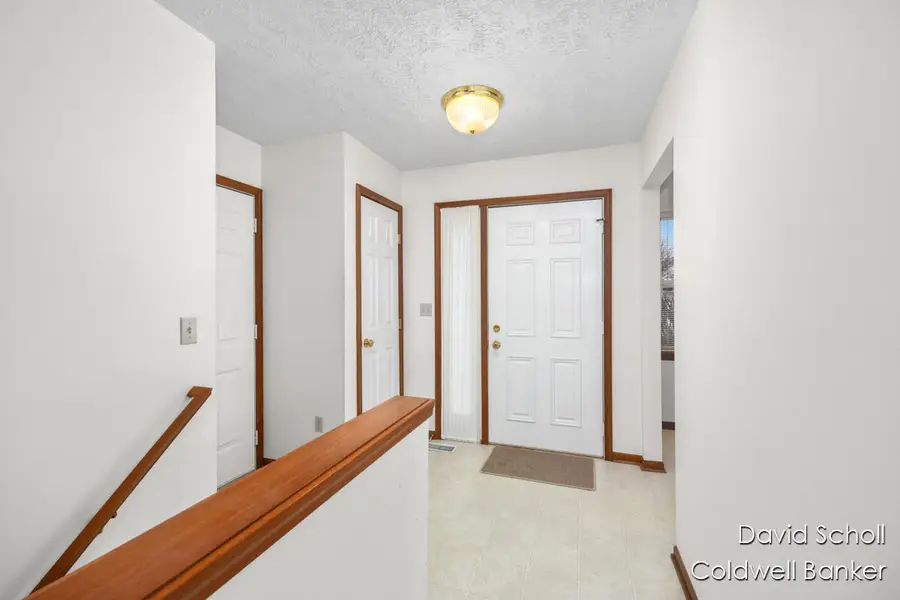 3058 Windcrest Way NE, Grand Rapids Charter Township, MI 49525 - Image #2