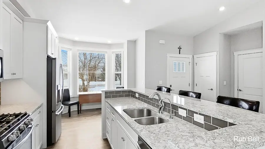 5140 Yellowstone River Drive SW Building: 10 Unit: 4, Grandville, MI 49418 - Image #2