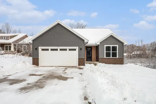2727 Bridge Place Drive NE, GrandRapids, MI 49525