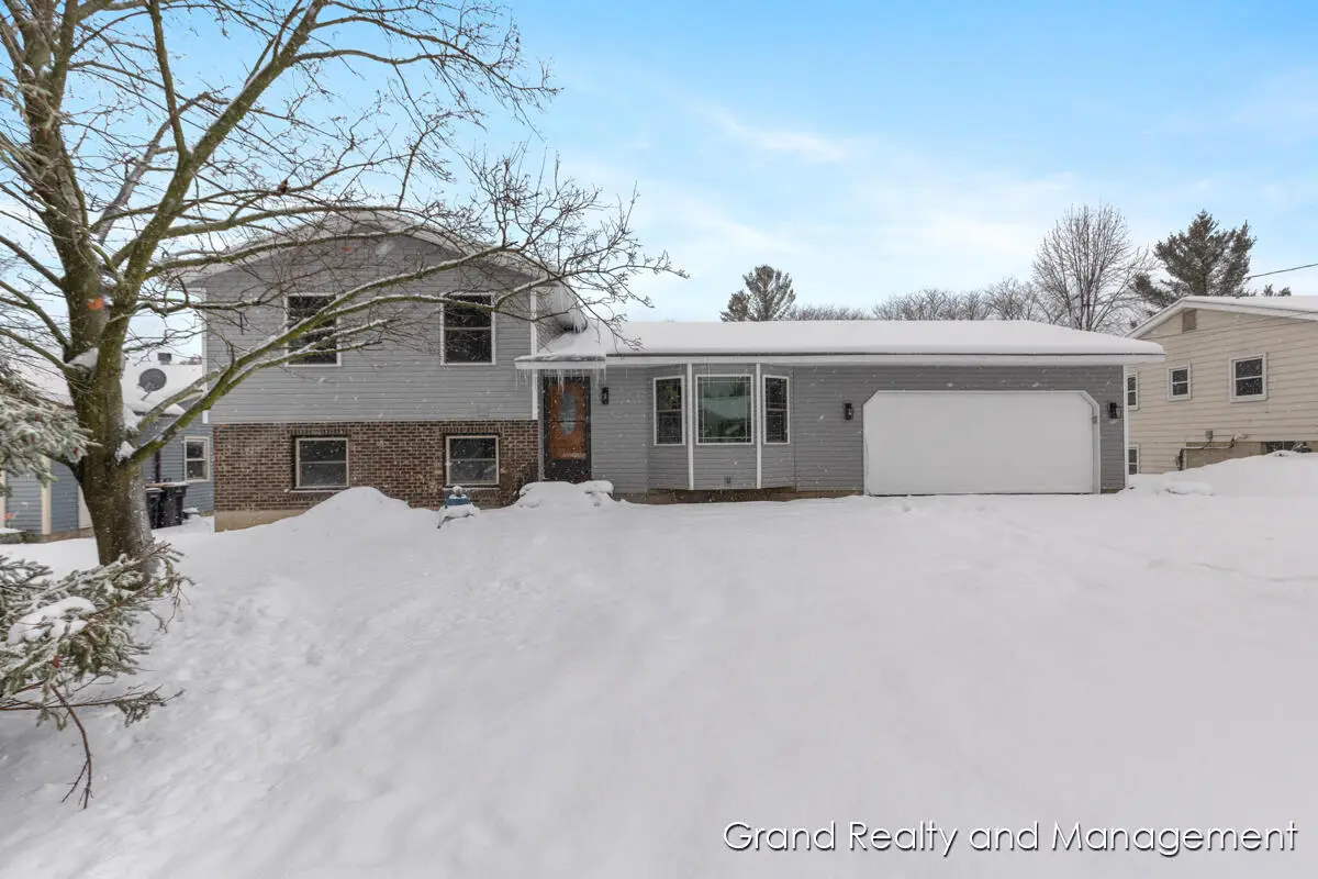 1931 Keyhill Avenue SE, Kentwood, MI 49546 - Image #1