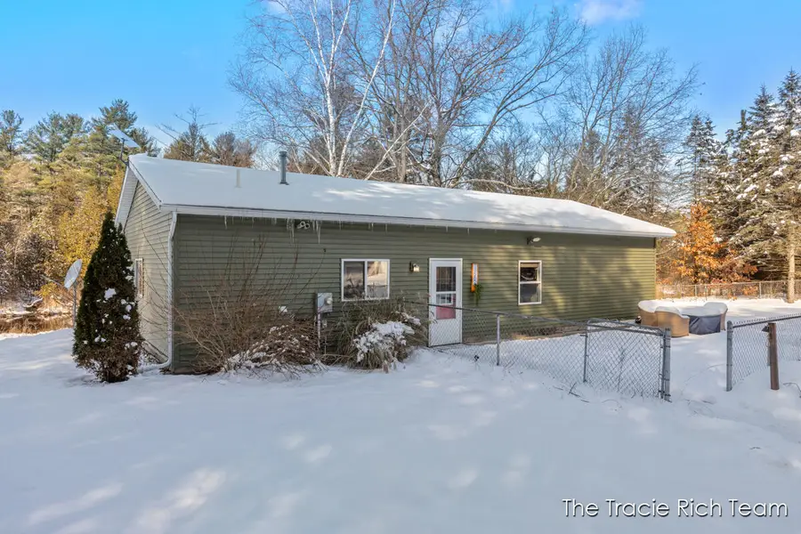 11582 Riehl Way, Greenville, MI 48838 - Image #3