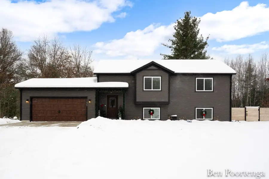 11809 Crimson Creek Drive, Gowen, MI 49326 - Image #2