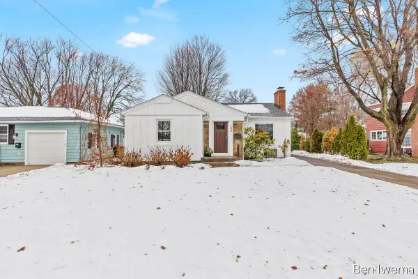 105 E 31st Street, Holland, MI 49423