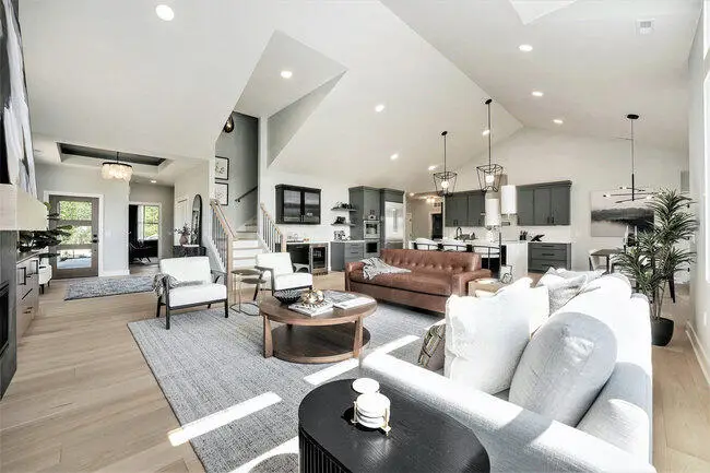 2284 Knapp Bluff Court NE, Grand Rapids Charter Township, MI 49525 - Image #3