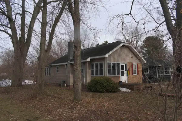 311 Farnham Street SE, Kentwood, MI 49548