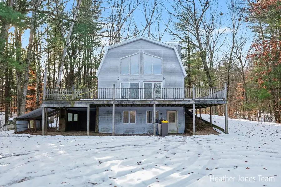 10136 Connelley Avenue NE, Greenville, MI 48838 - #3