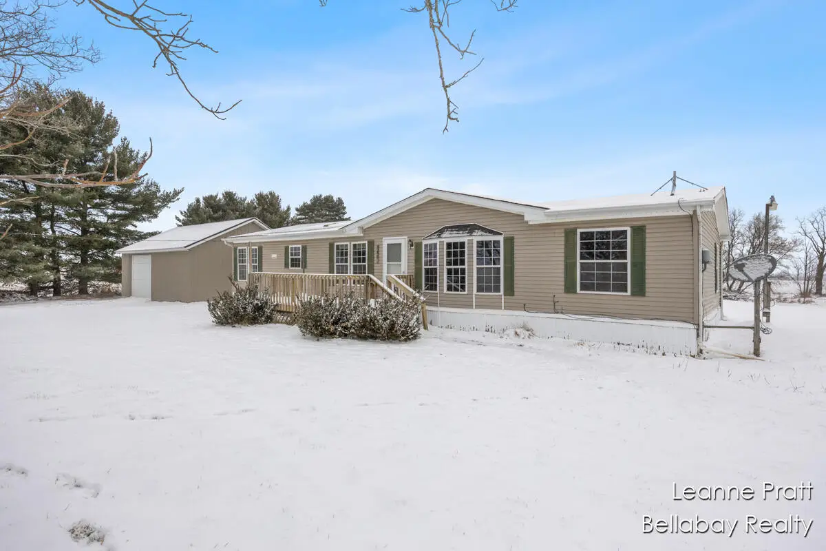 9820 W 5 Point Highway, Bellevue, MI 49021 - Image #1