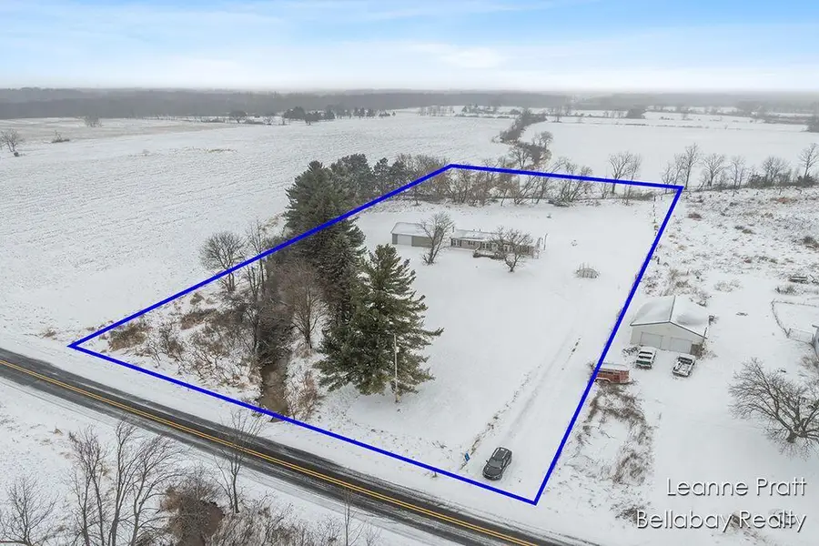 9820 W 5 Point Highway, Bellevue, MI 49021 - Image #3