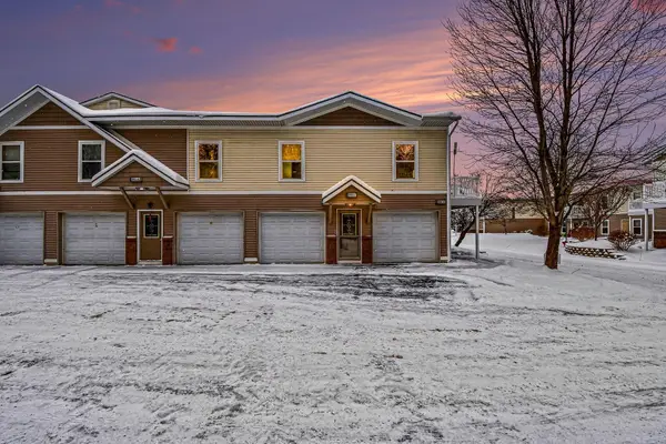 6042 E Fieldstone Hills Drive SE Unit: 11, Caledonia, MI 49316