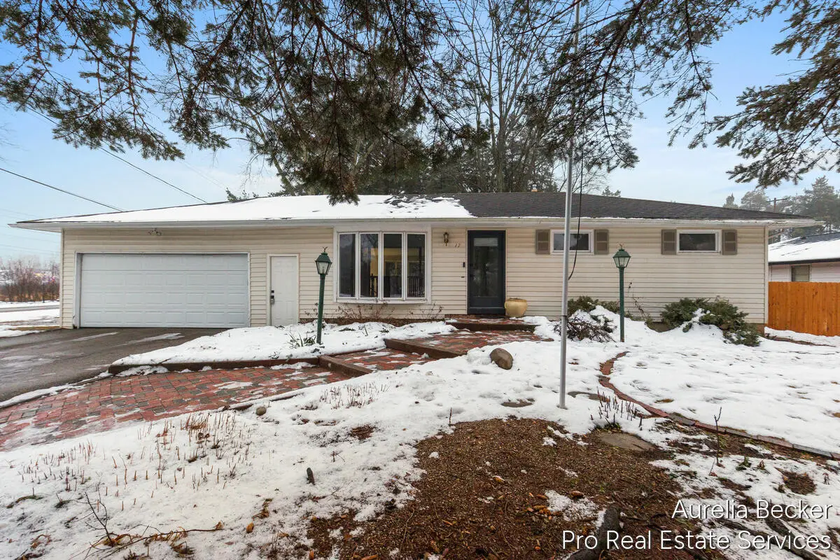 17 Sunset Hills Avenue NW, Grand Rapids, MI 49534 - Image #1