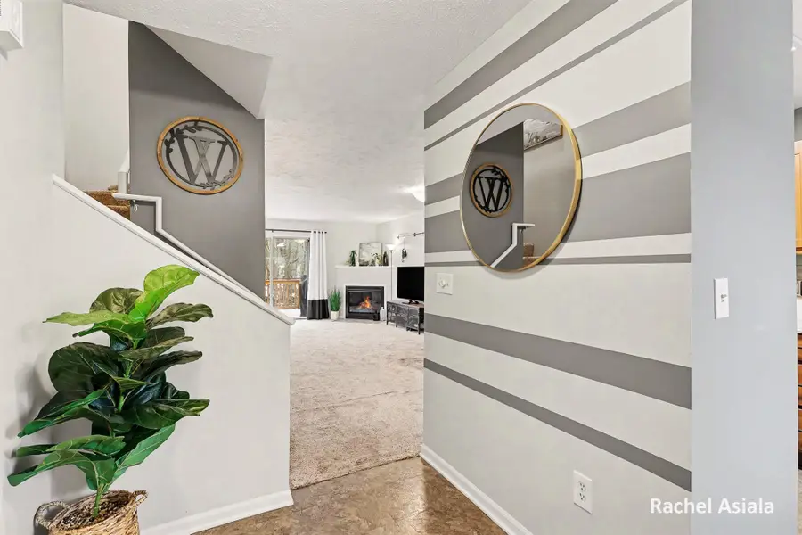 950 Ada Place Drive SE, Forest Hills, MI 49546 - Image #2