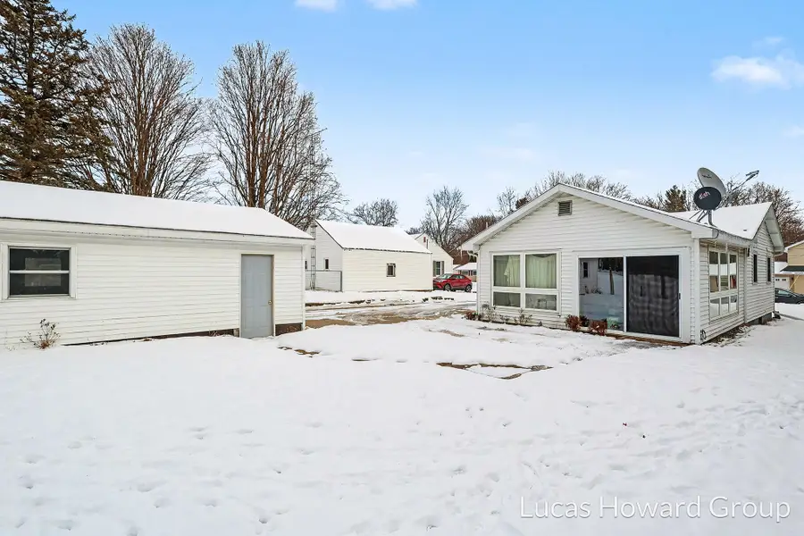 559 N Madison Street, Marshall, MI 49068 - Image #2