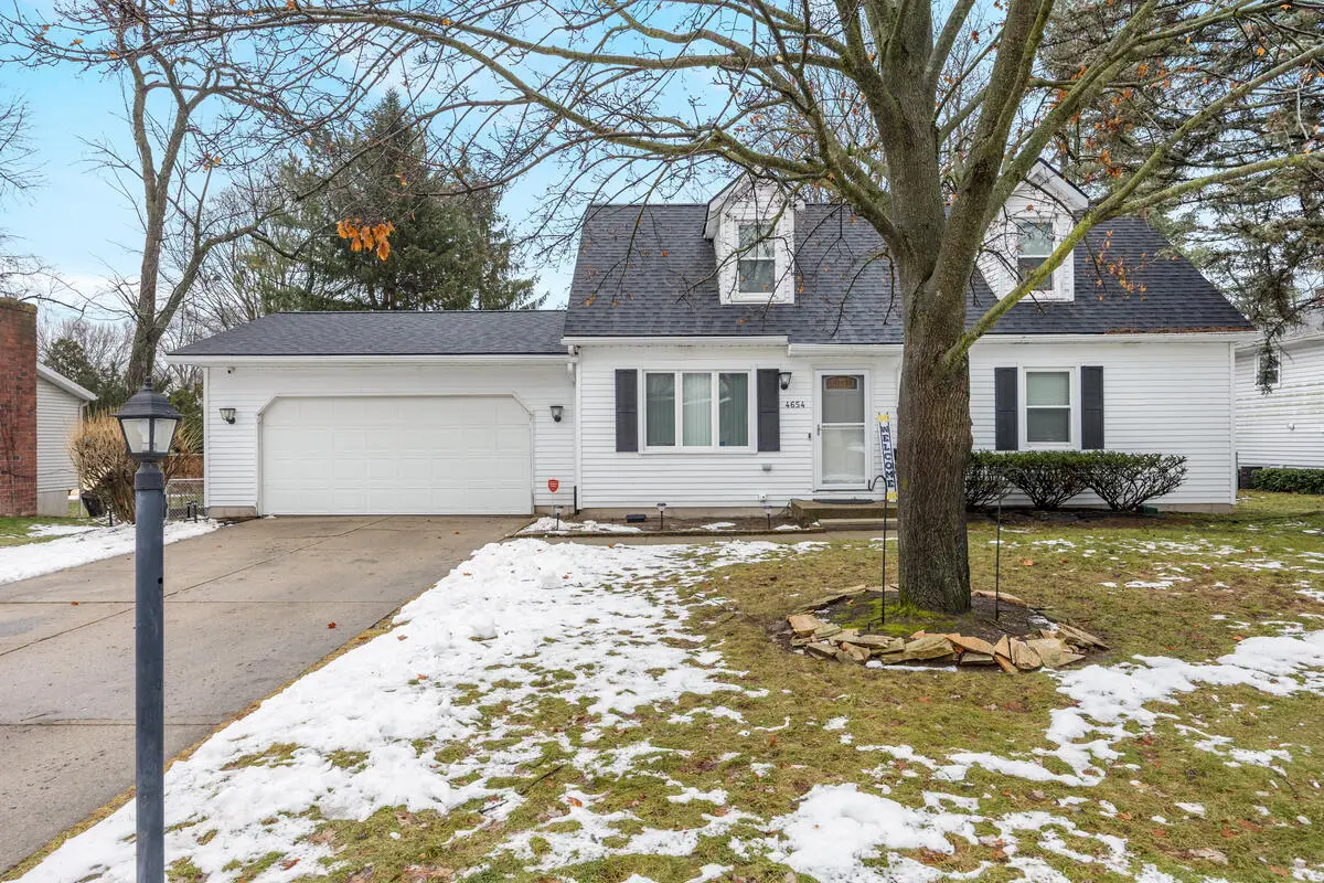 4654 Terry Drive SE, Kentwood, MI 49512 - Image #1