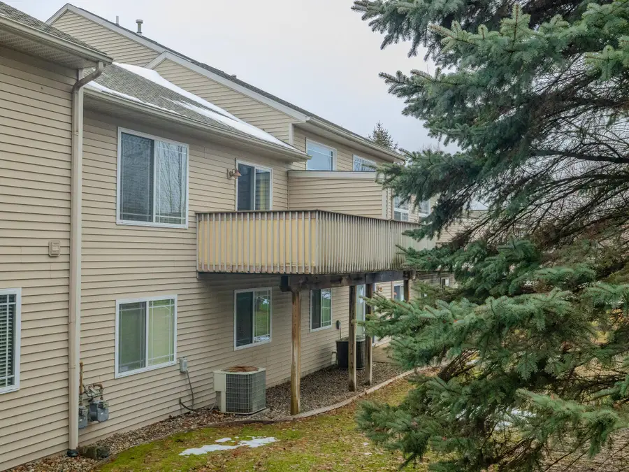 7366 Sierrafield Court SW Building: 46 Unit: 212, Cutlerville, MI 49315 - Image #2