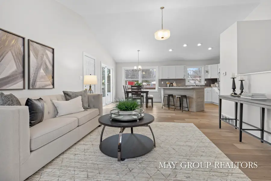 2851 Dean Lake Avenue NE, Grand Rapids Charter Township, MI 49505 - Image #2