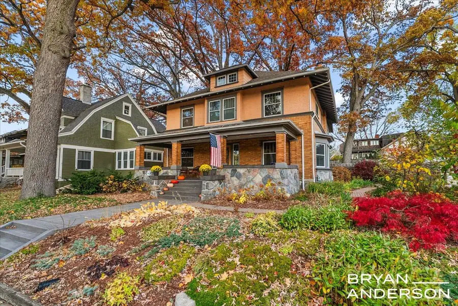 356 Woodmere Avenue SE, East Grand Rapids, MI 49506 - Image #3