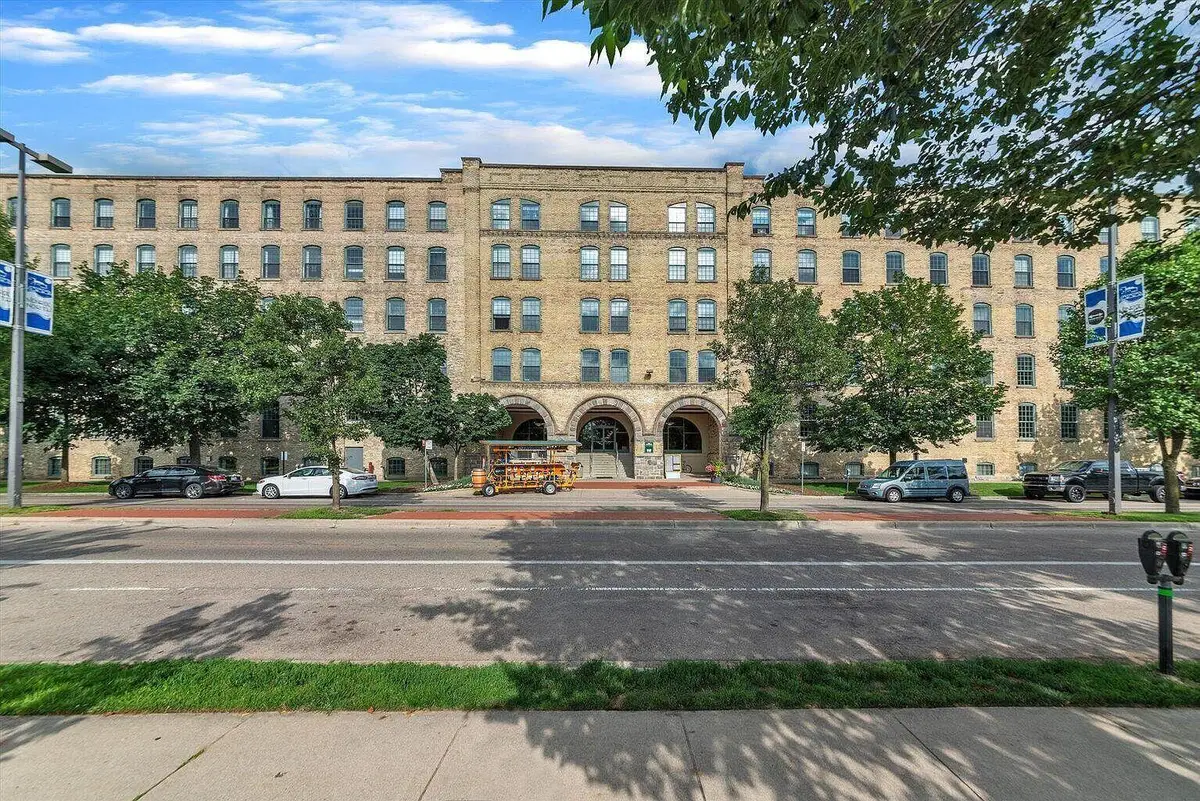 940 Monroe Avenue NW Building: 0 Unit: 415, Grand Rapids, MI 49503 - Image #1