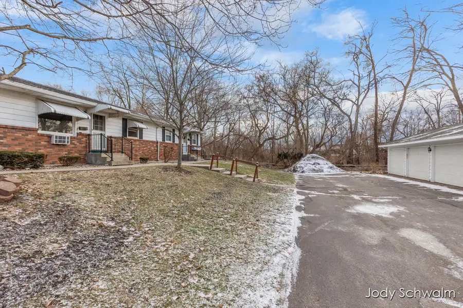 3364 Chestnut Avenue SW, Grandville, MI 49418 - Image #2