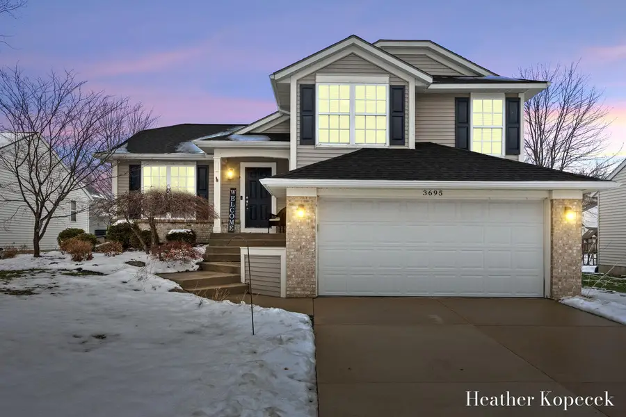 3695 S Falling Leaf Drive SE, Kentwood, MI 49512 - Image #2