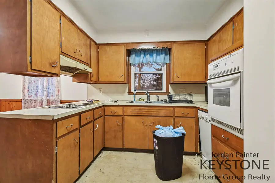 1510 Southlawn Drive SW, Wyoming, MI 49509 - Image #3