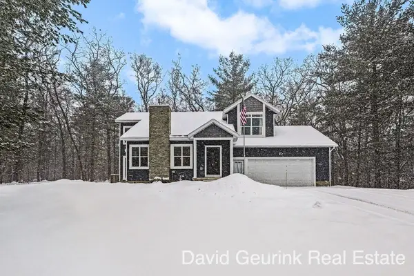 2779 E Holton Whitehall Road, TwinLake, MI 49457