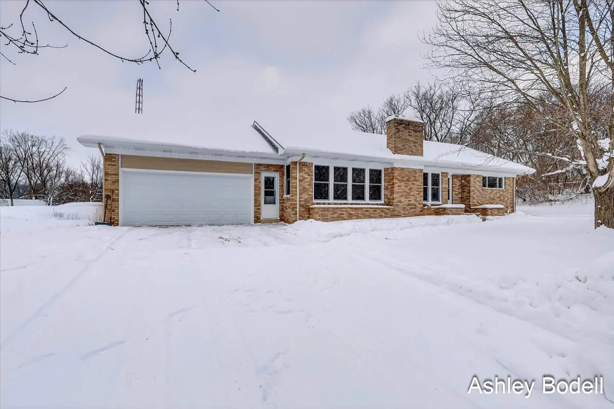 237 7 Mile Road NW, Alpine, MI 49321 - Image #1