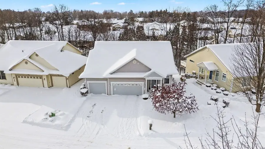 1087 Barrington NW, Walker, MI 49534 - Image #2