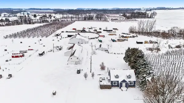 7737 Fruit Ridge Avenue NW, Sparta, MI 49345