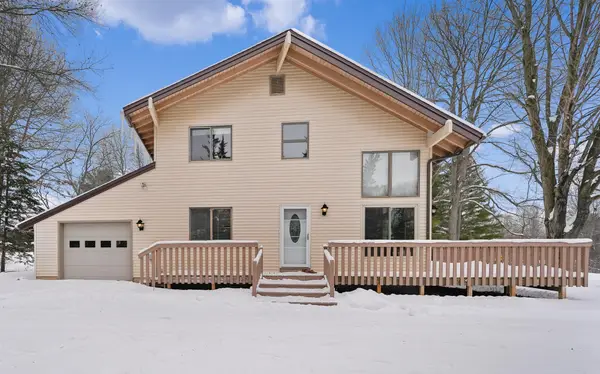 7333 River Ridge Road, CanadianLakes, MI 49346