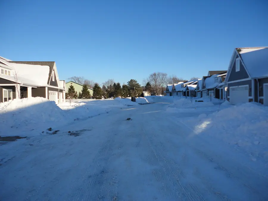 1469 Eagle Shore Unit: 41, Hudsonville, MI 49426 - Image #3