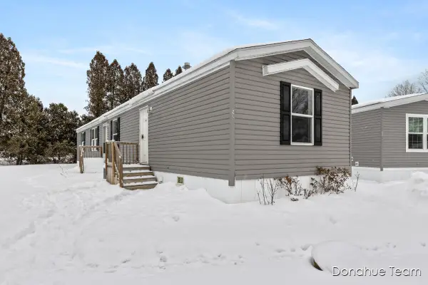 1800 W Main Unit: 50, Lowell, MI 49331