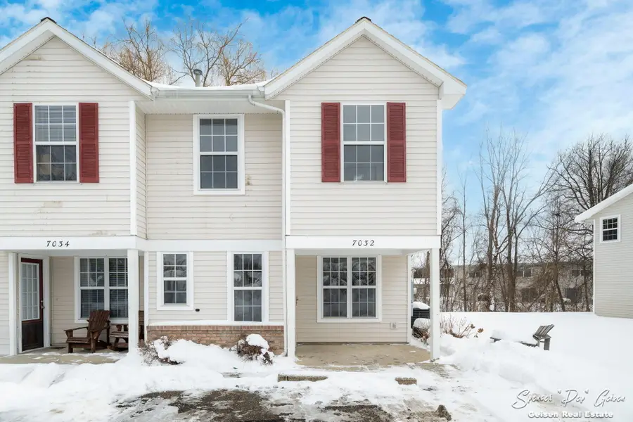 7032 S Cannon Place Drive NE Building: 0 Unit: 28, Rockford, MI 49341 - Image #3