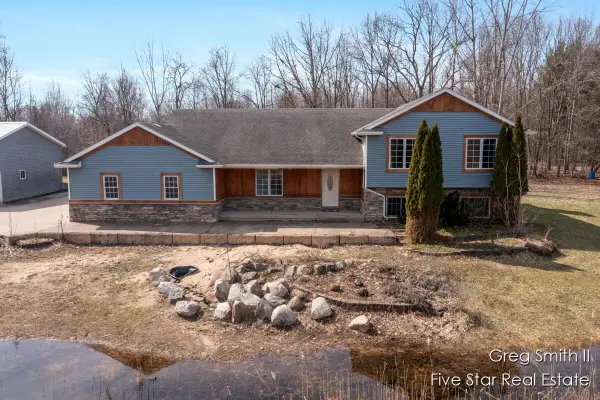 4230 Fenwick Drive, Dorr, MI 49323