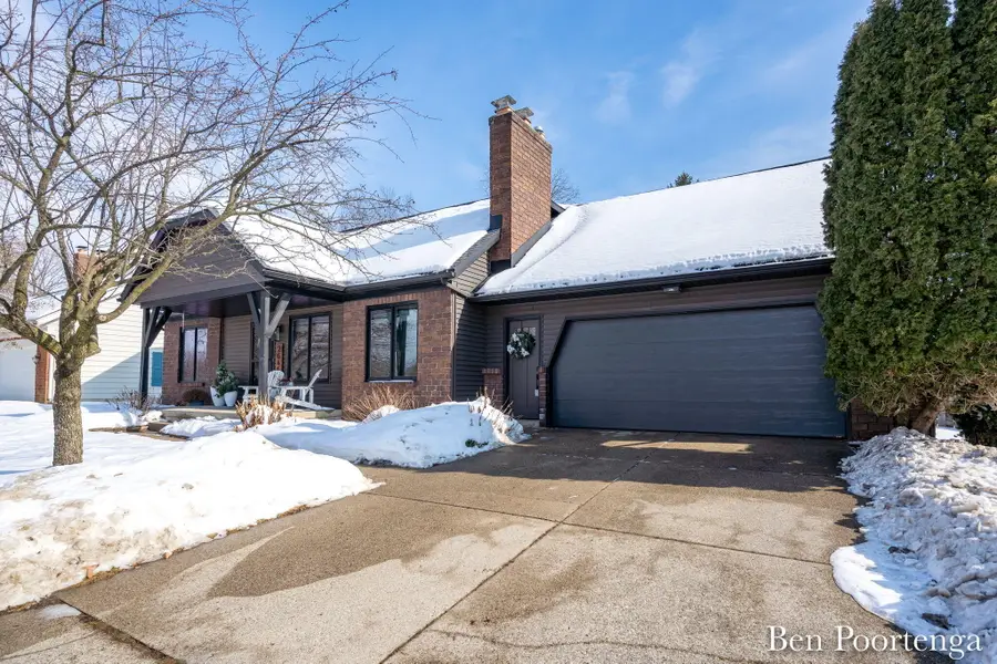 2646 Monroe Avenue NE, Grand Rapids, MI 49505 - #3