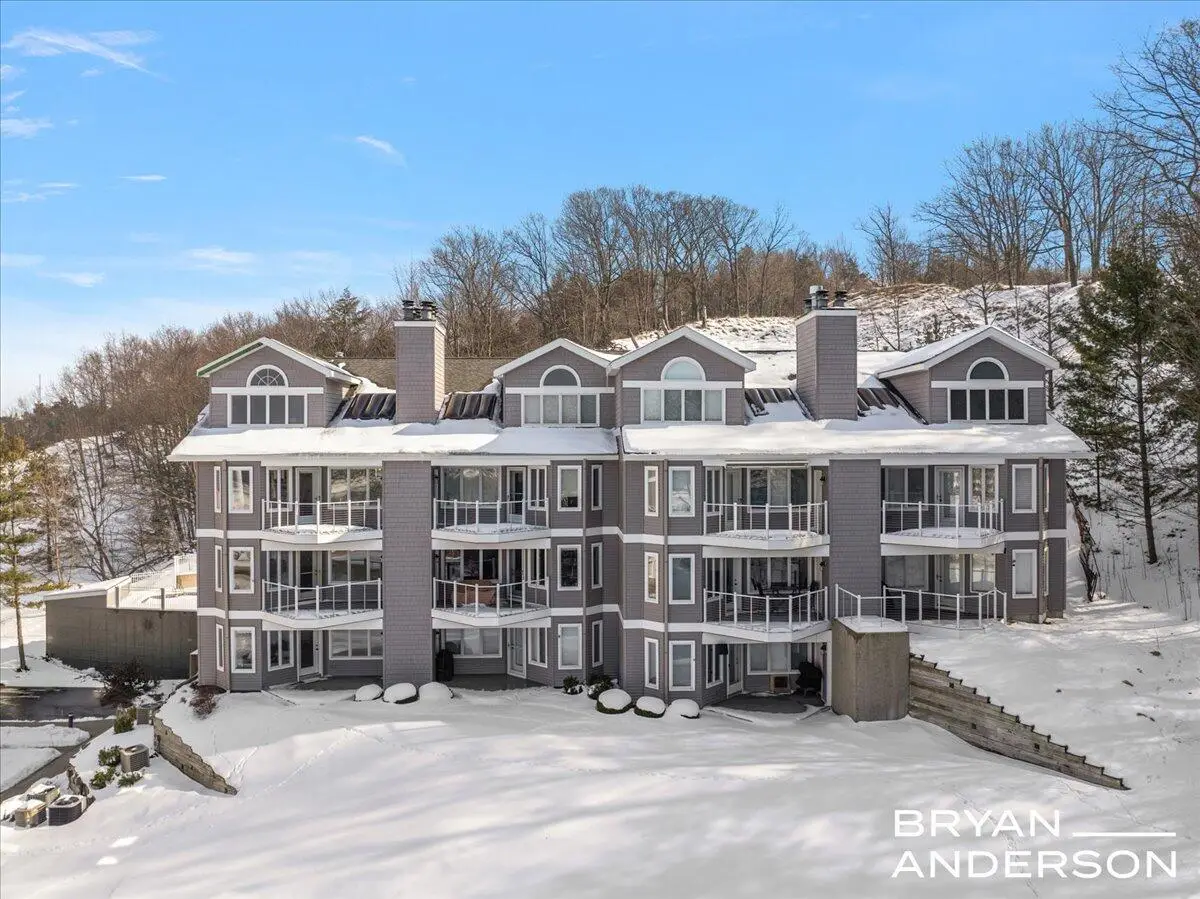 810 S Harbor Drive Unit: 16, Grand Haven, MI 49417 - #1