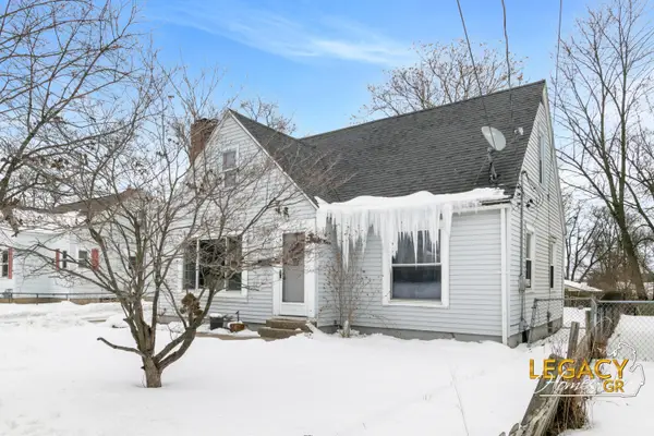 2926 Charlesgate Avenue SW, Wyoming, MI 49509