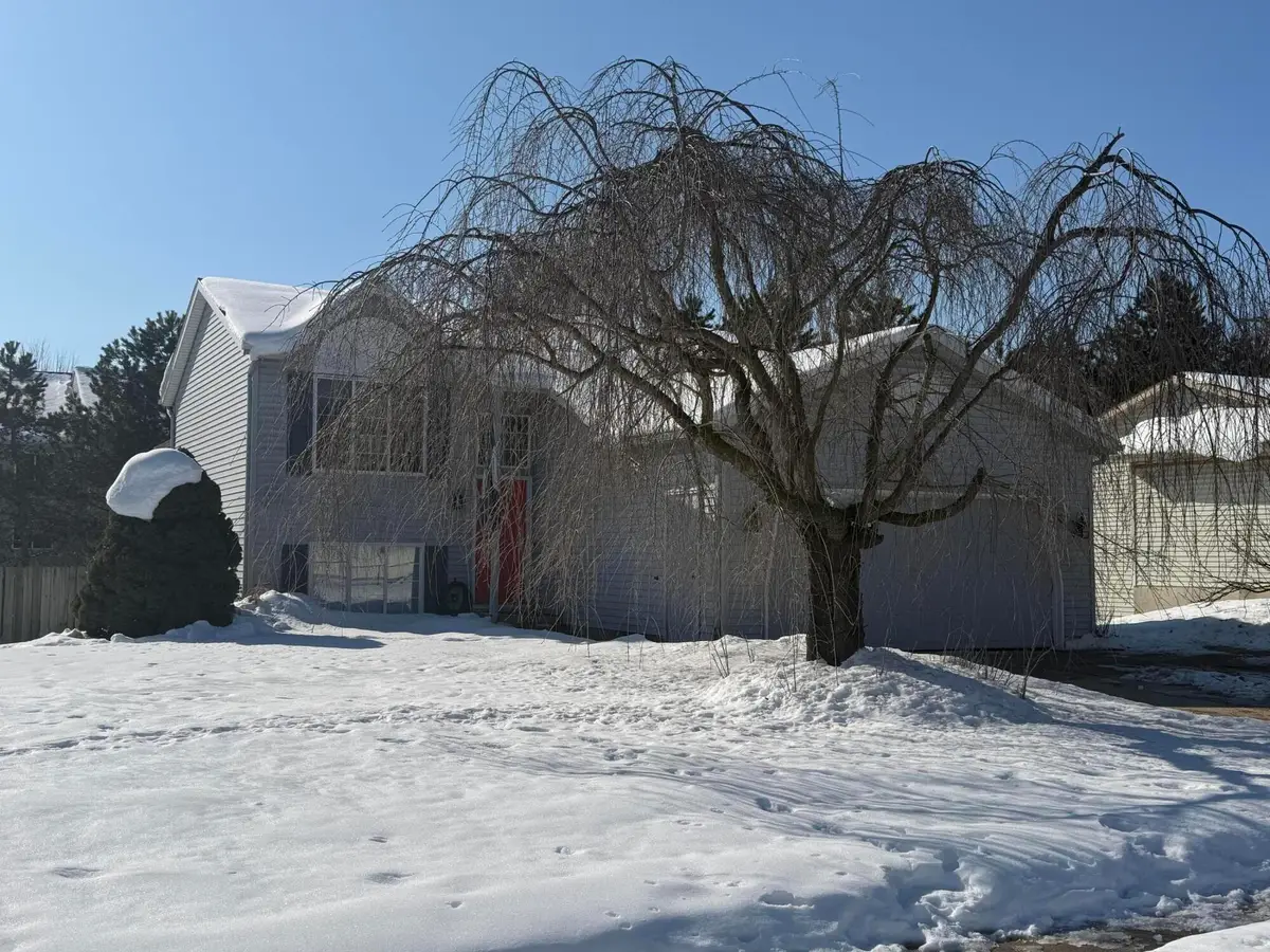 3334 Hazelnut Drive NW, Grand Rapids, MI 49504 - #1